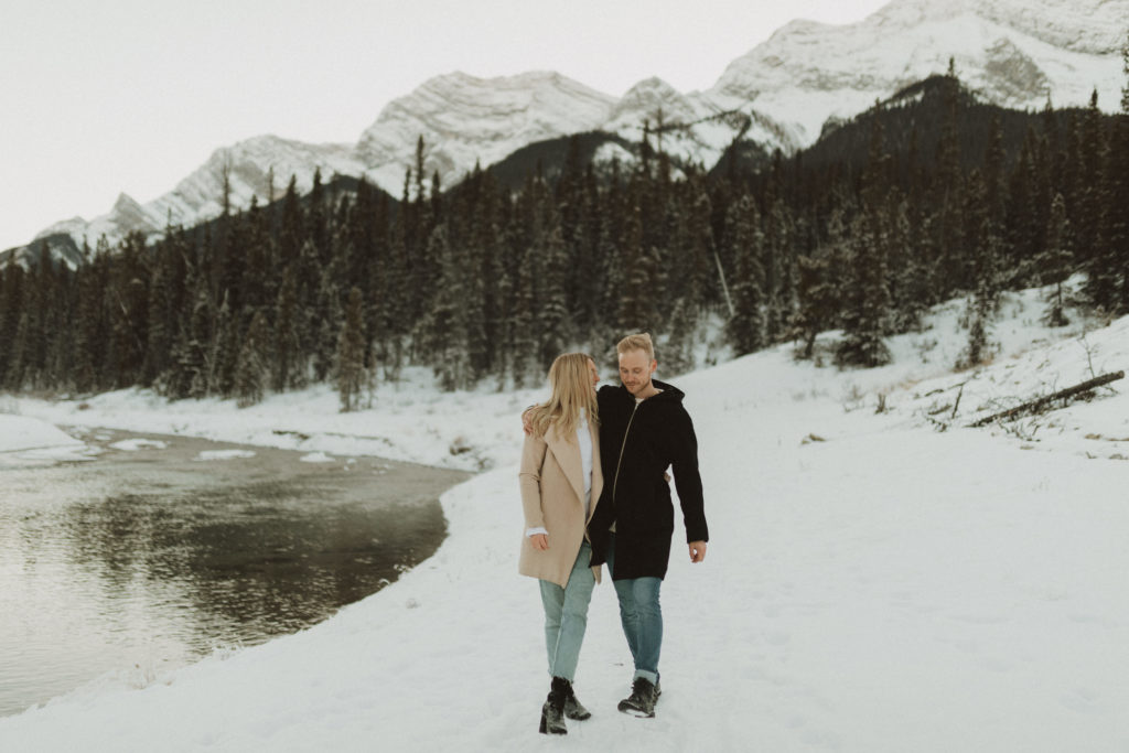 engagement photos in the snowy mountains