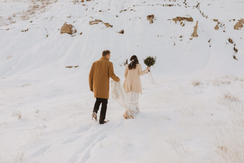 elopement in the snow
