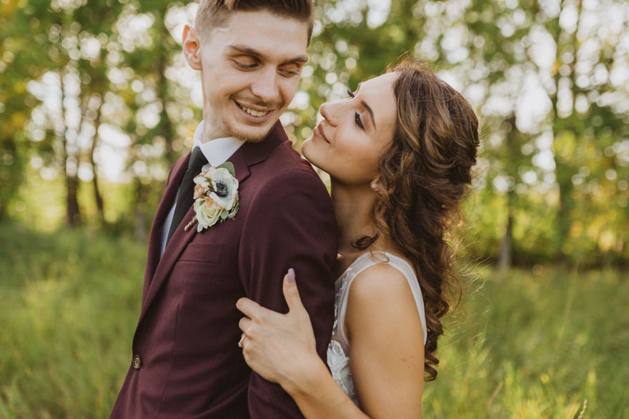 bride and groom portraits by Liv Hettinga Photography, Manitoba wedding and elopement photographer