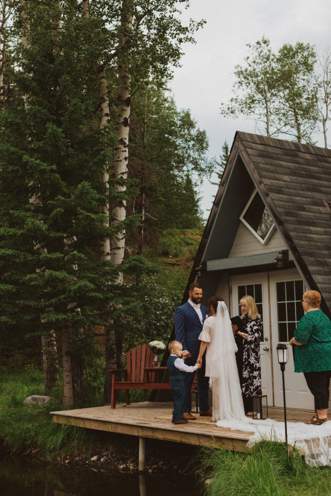 How to legally elope in Jasper National Park, don't forget your officiant and 2 witnesses