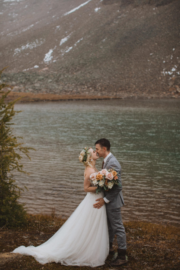 hiking elopement photography