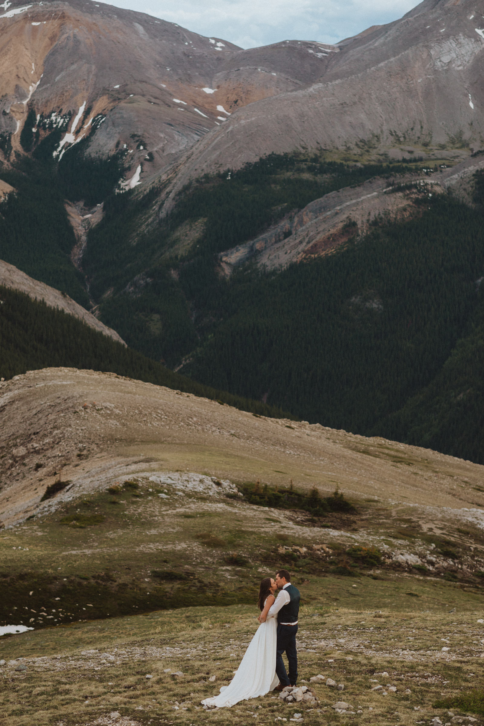 An epic shot from a hiking elopement with Liv Hettinga Photography