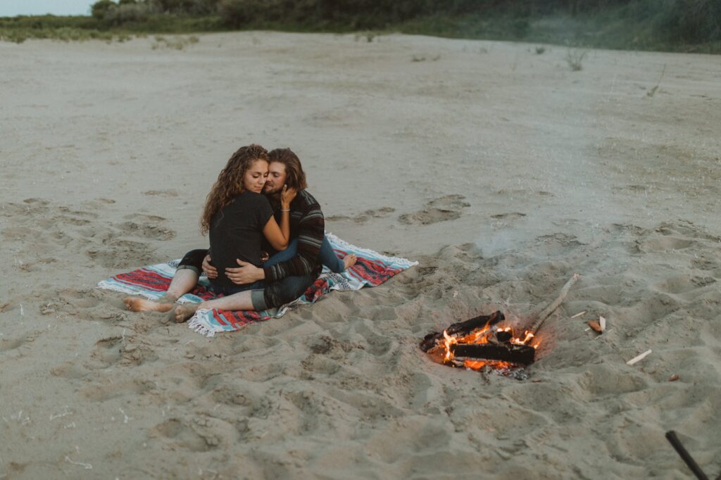 have a picnic and bonfire on the beach in Calgary for your next date idea