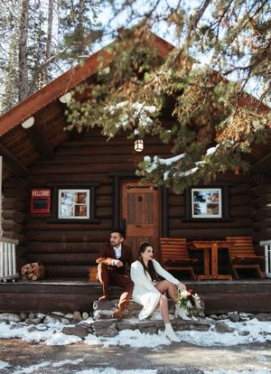 storm mountain lodge in banff is the perfect venue for your small elopement or intimate wedding. gives off rustic cabin vibes